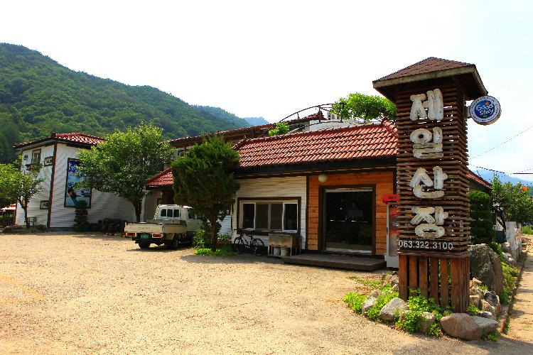 01.jpg